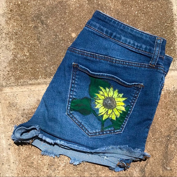 SO Sunflower Custom Jean Shorts - Size 11 - Picture 1 of 4